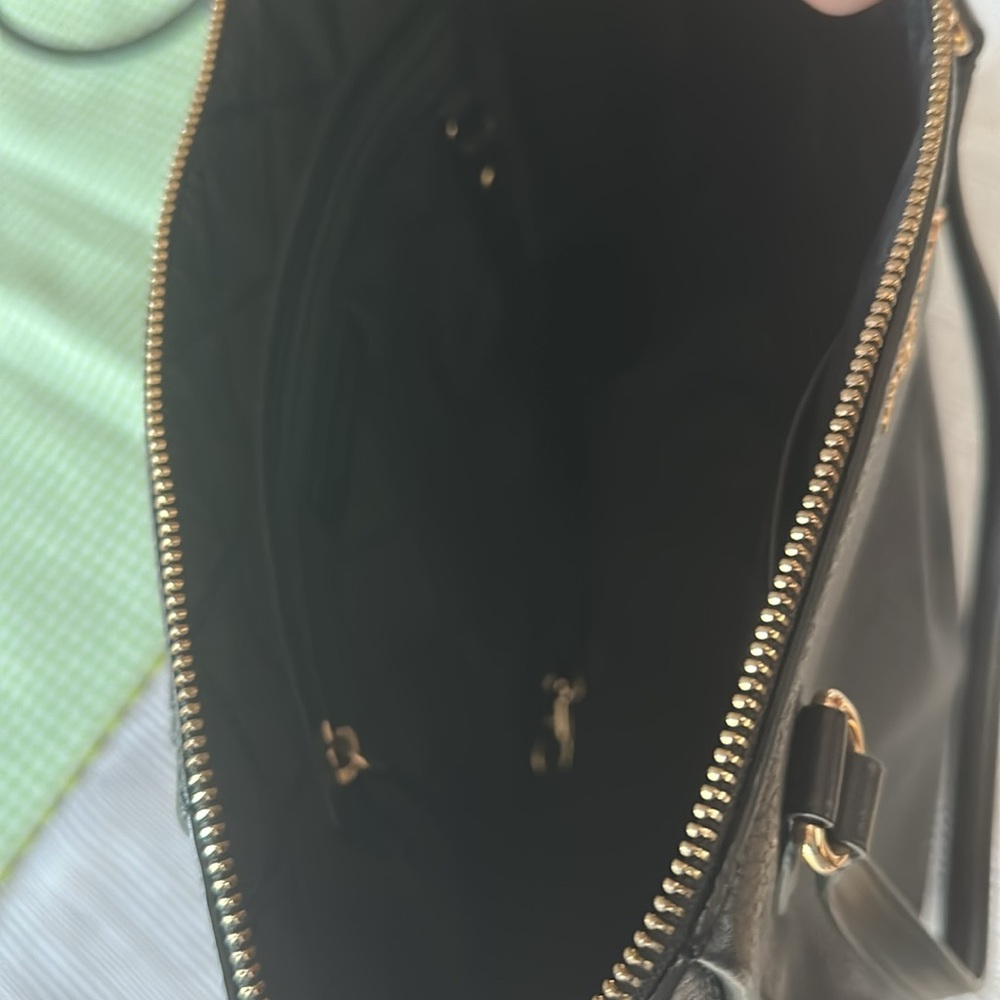 Michael Kors women’s handbag with bag feet on bottom. - Picture 7 of 11